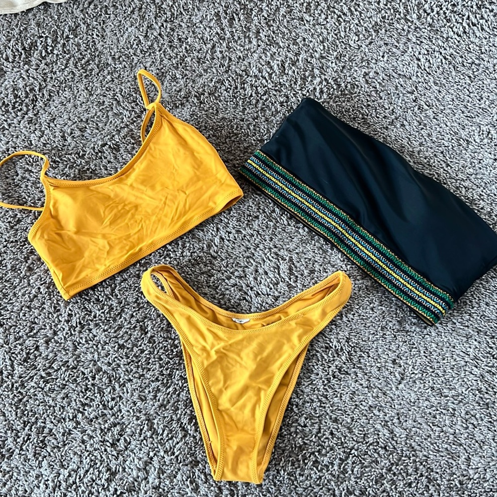 LG/MED swimsuit bundle